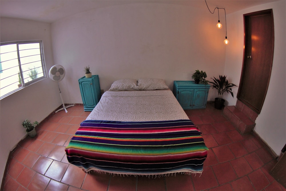 Room In Casa Luna. Chapultepec Area. - Guadalajara