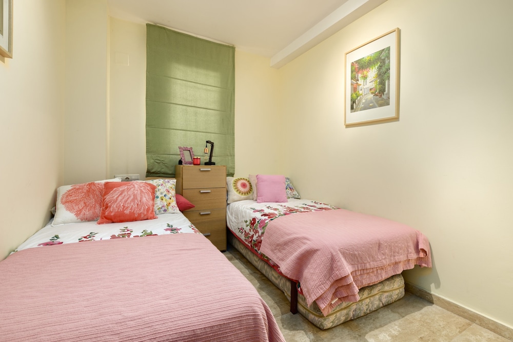 Playa Alicate, 2 Bedroom Beach Apartment - Marbella