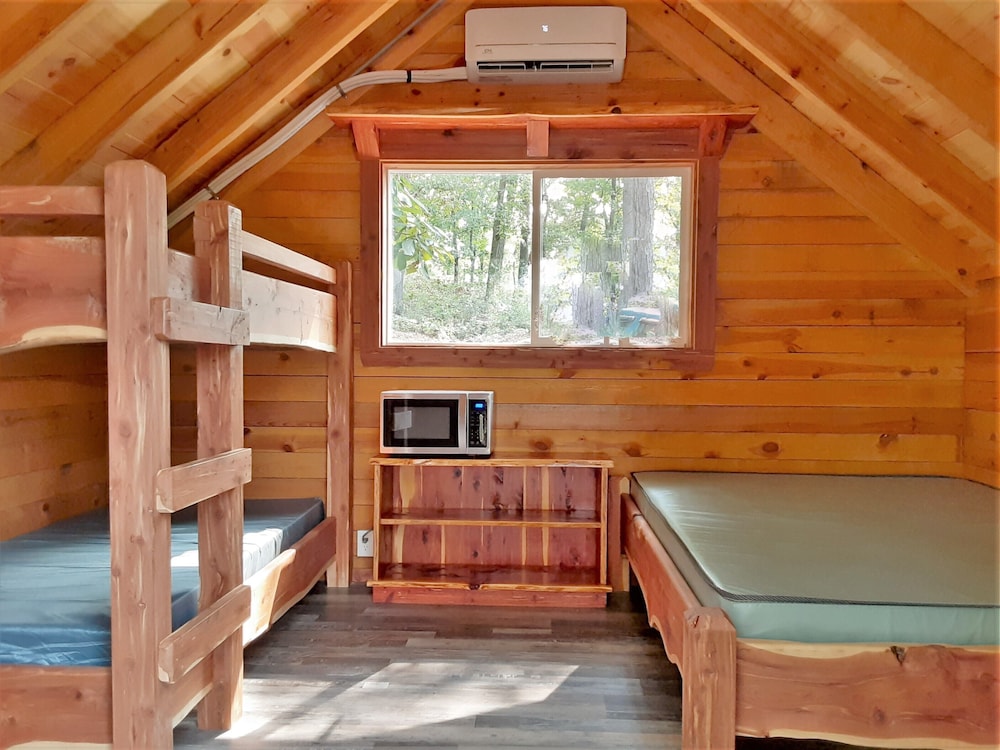 Oakdale Primitive Cabin (1 )@Spring Lake Ranch - Missouri