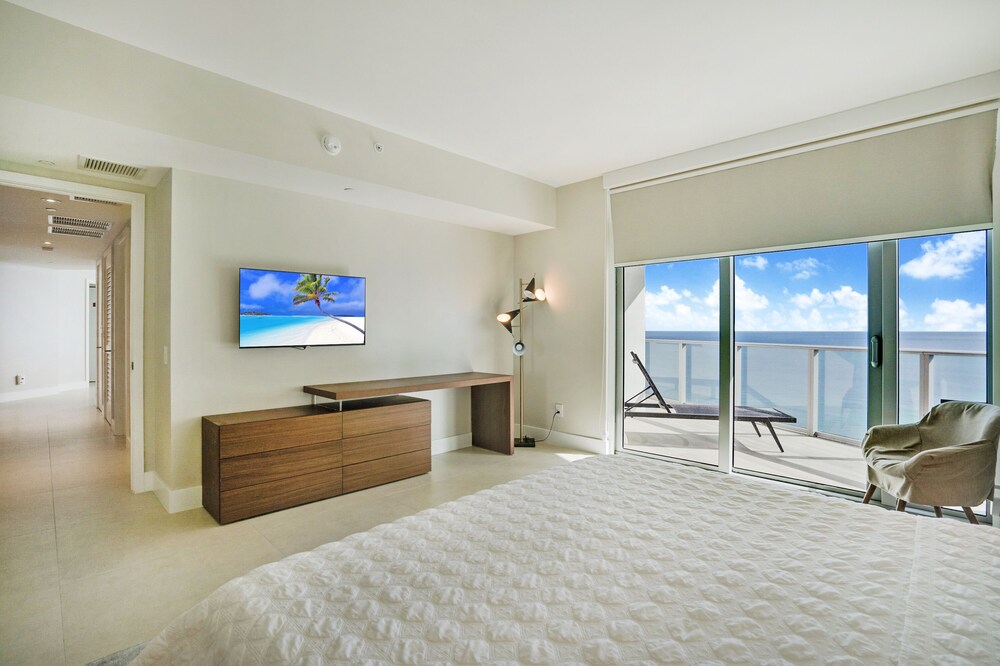 Stunning Direct Oceanfront Hyde Resort! - Sunny Isles Beach, FL