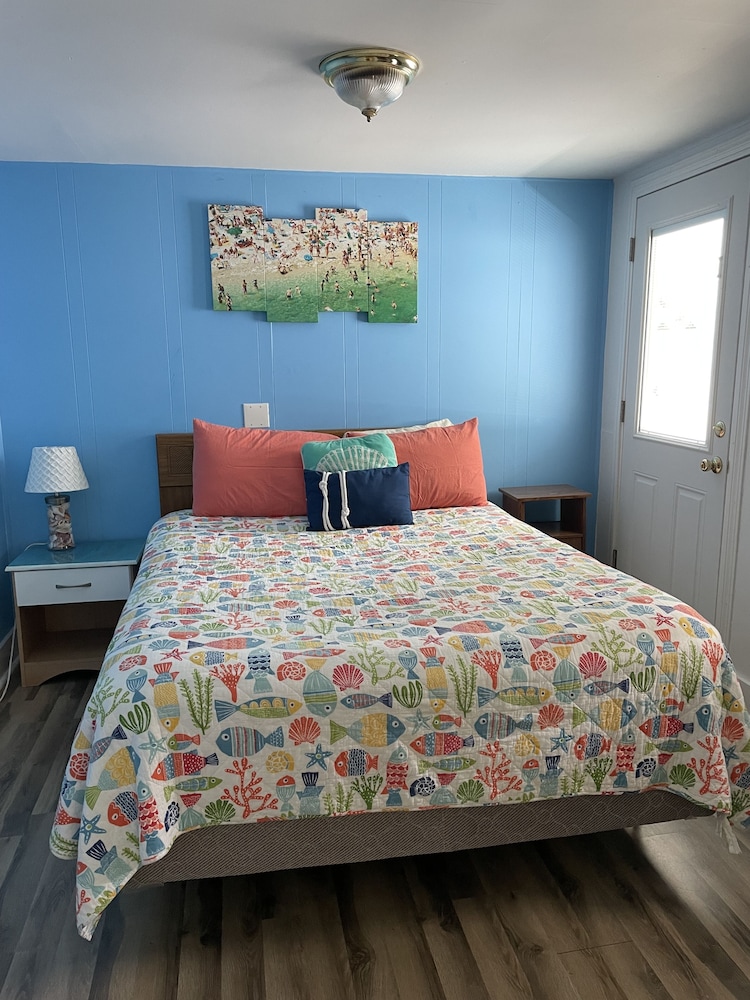 Seashell Cottages/jk Rentals - The Seth Unit With Queen Bed, 2 Twin Beds & Futon - Scarborough, ME