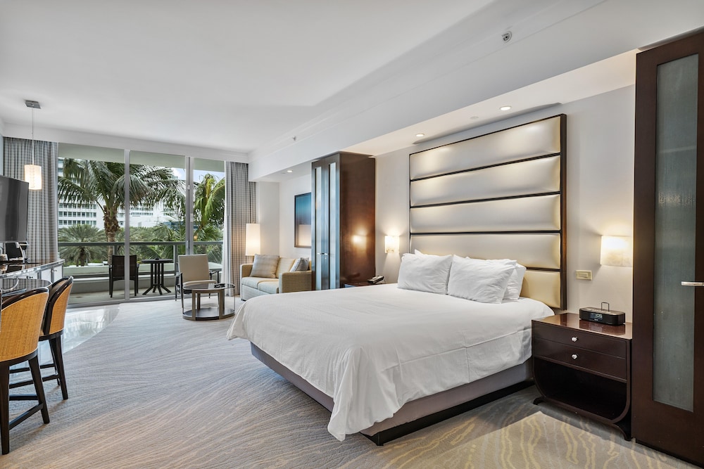 Fontainebleau Hotel Junior Suite, No Resort Fee - Miami Beach, FL