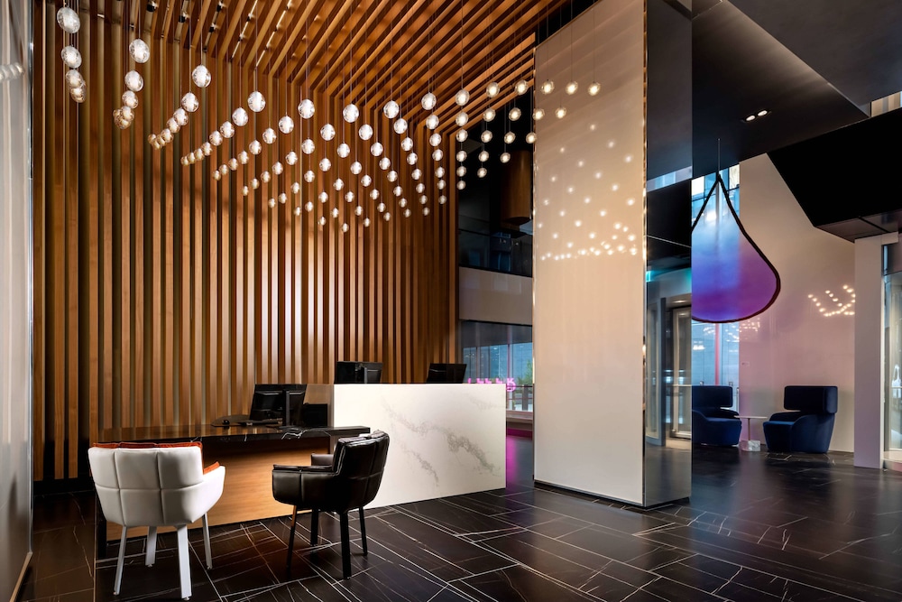 Humaniti Hotel Montreal, Autograph Collection - Brossard