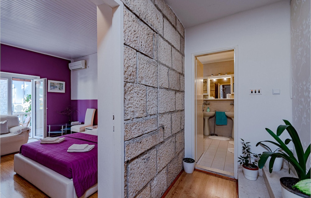 Stone House Is Ideal For An Active Vacation For Couples Or Smaller Families. - Korčula