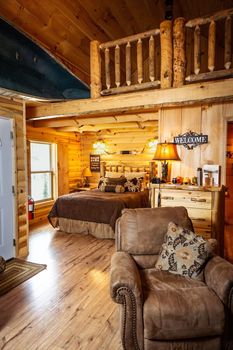 Find unique place to stay in Branson, MO cozycozy