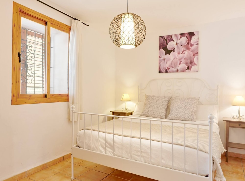 Villa Sa Cuina - Four Bedroom Villa, Sleeps 8 - Ibiza