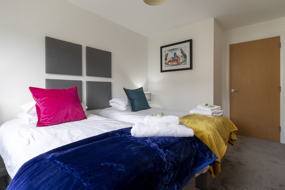 2 Bedroom Apartment - Hilton Campus - Aberdeen, UK