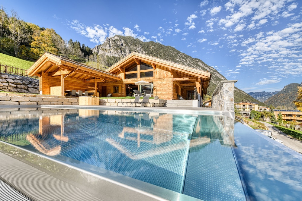 Luxury Austrian Chalet | 5 Bedrooms | Chalet Grace | Private Infinity Pool & Hot Tub | Brandnertal - Brandnertal