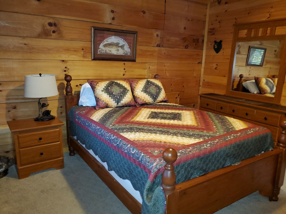 Story Brook: Beautiful True Log Cabin! Close To Dollywood, State Park, And More! - Sevierville, TN