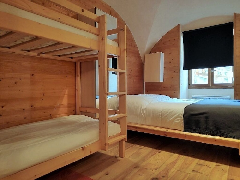 Fully Vaulted 3-room Apartment - 60m², 6 People - Village - Savoie