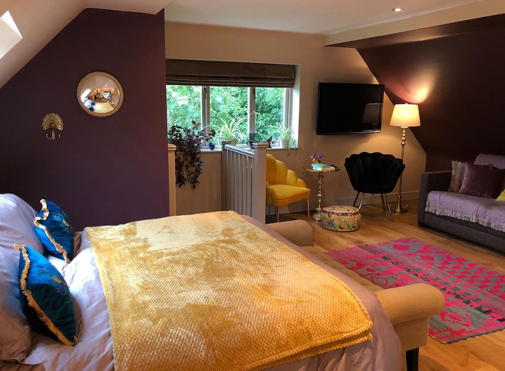 Stunning Studio Apartment. Sauna & Private Hot Tub In The Heart Of The Cotswolds - Nailsworth