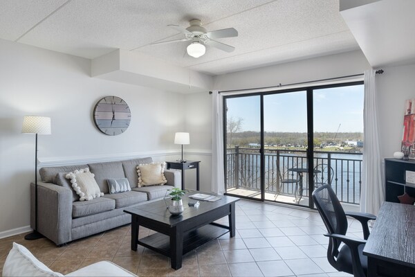 Balcony Sunset River Views - Free Parking - Dt - Wilmington, NC