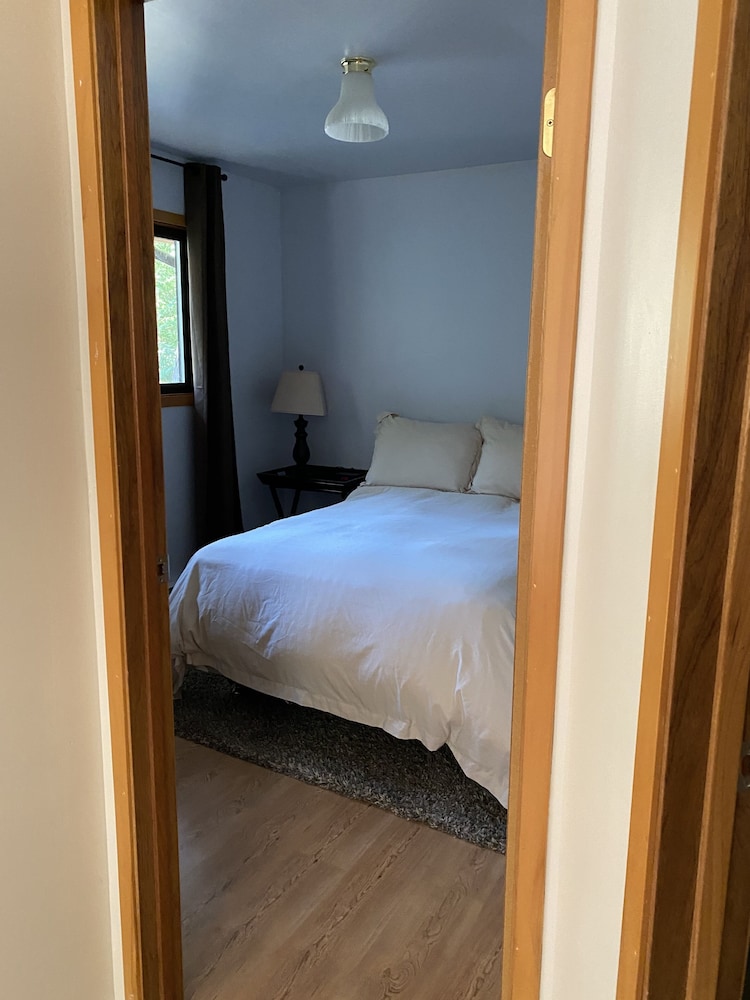 Quiet 2 Bedroom Suite (Lund) - British Columbia