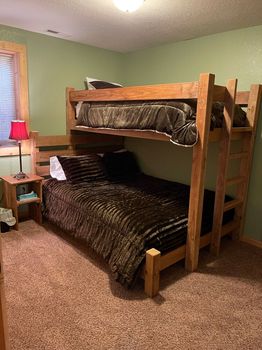 Clear Lake, Dalton airbnb, hotels and vacation rentals