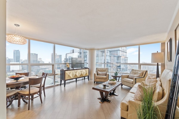 Stunning 2 Bedroom Condo Downtown With Panoramic Views!! - North Vancouver