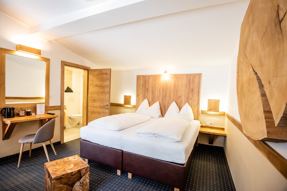 Five-bed Room, Separate Entrance, Center Salzburg - Berchtesgadener Land