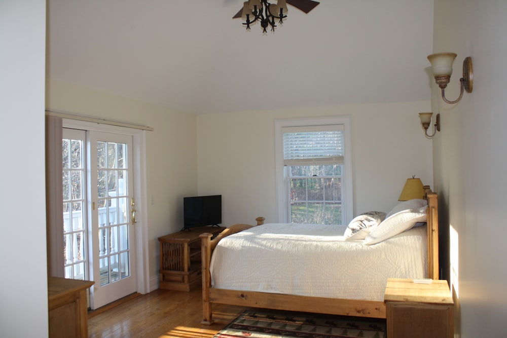 Stunning Ocean Views With Private Beach!! Spacious, Upscale Home In Quiet Area - York, ME