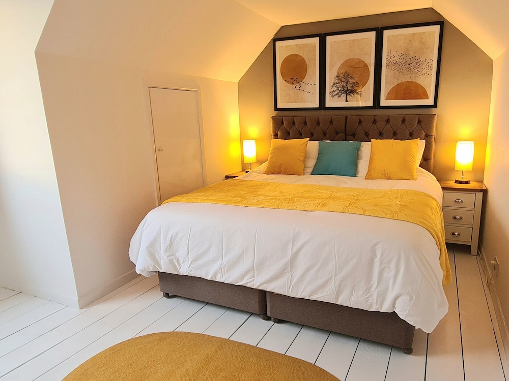 2 Bedroom Accommodation In Portland - Weston
