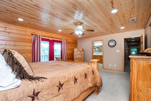 Splash Pad, Pittsburg airbnb, hotels and vacation rentals