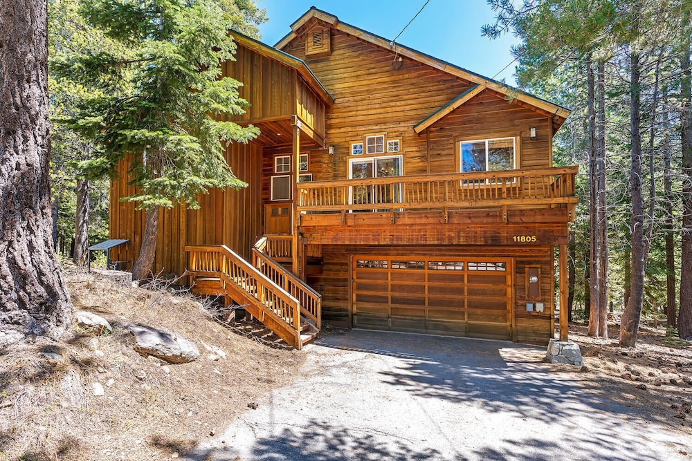 Have A Friendly Competition In Game Room At Cedar Chateau | Hoa Amenities Access - Donner Lake, CA