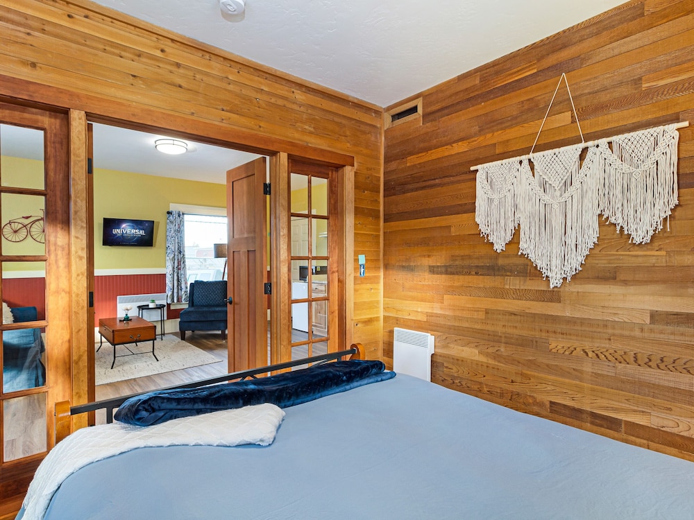 Downtown Friday Harbor! Adults Only-cozy Corner 1 - Orcas Island, WA