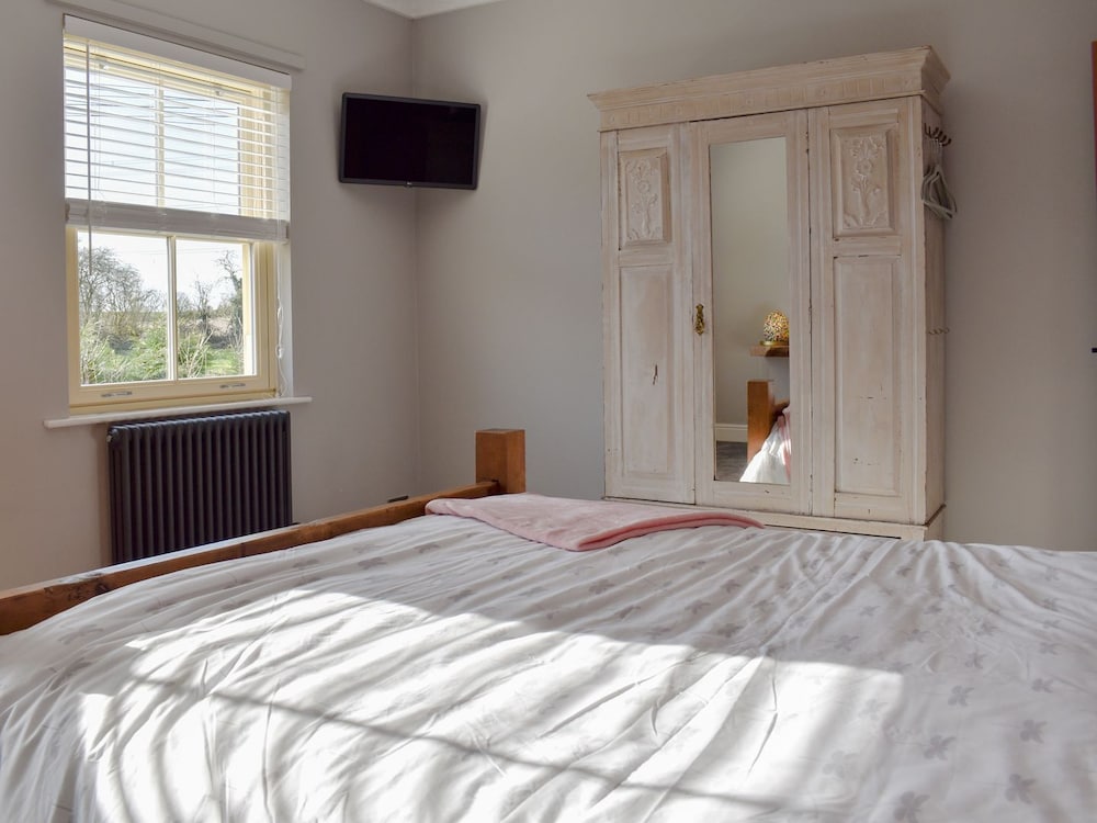 2 Bedroom Accommodation In Calow - 체스터필드