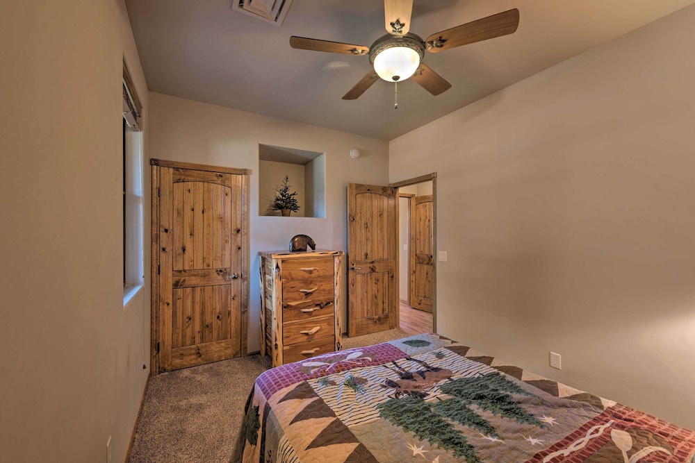 Cozy Torreon Cottage with Deck in Show Low! - Show Low, AZ