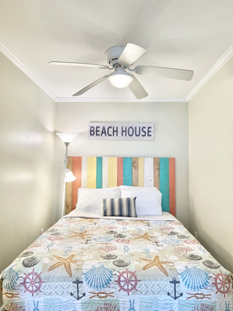 🏖️Atlantic Beach Beachside Studio  Getaway🏄‍♀️kitchen🏊pool Is Open😎 - Atlantic Beach, NC