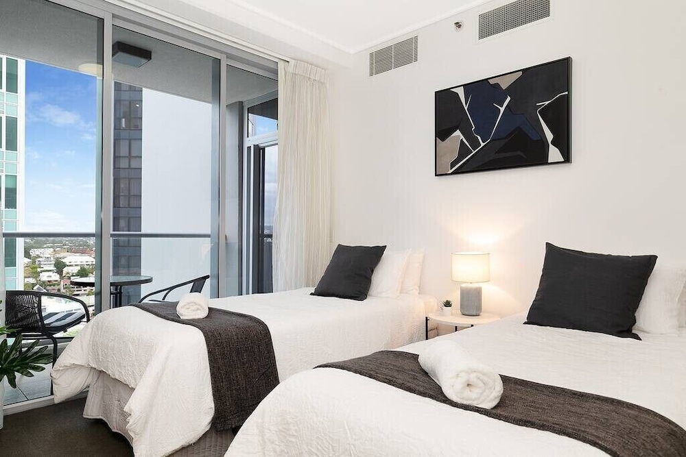 Executive Family Apartment|amazing River Views - Central Railway Station, Brisbane