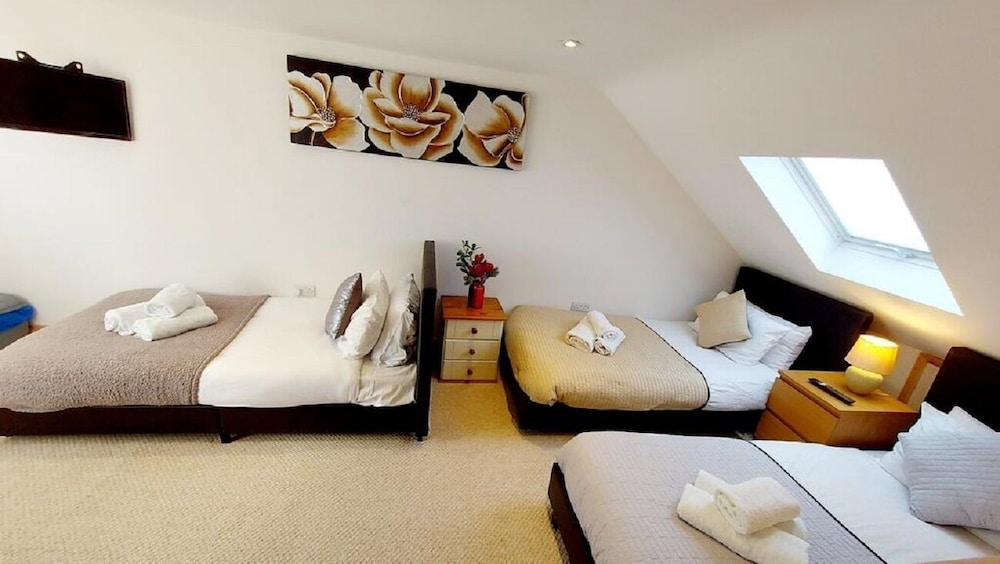 Alexandra Villa -Perfect For Longer Stays In Medway Chatham Kent - Chatham