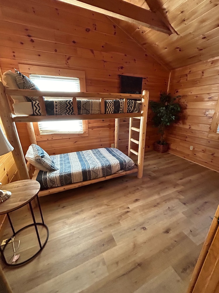 Gatlinburg  Mountain Views Luxury 5 Bedroom Cabin 10 Mins To Downtown. - Wild Bear Falls Water Park, Gatlinburg