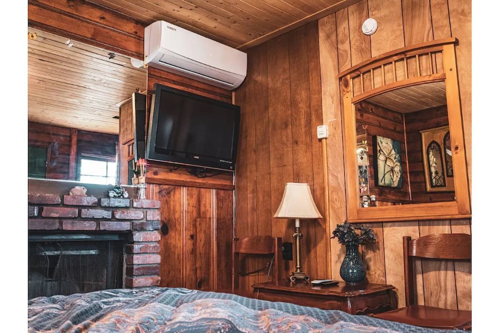 Babe Bear Resort Cozy Classic Cabin4# With  Perfect Location Near Snow Summit - Big Bear Lake, CA