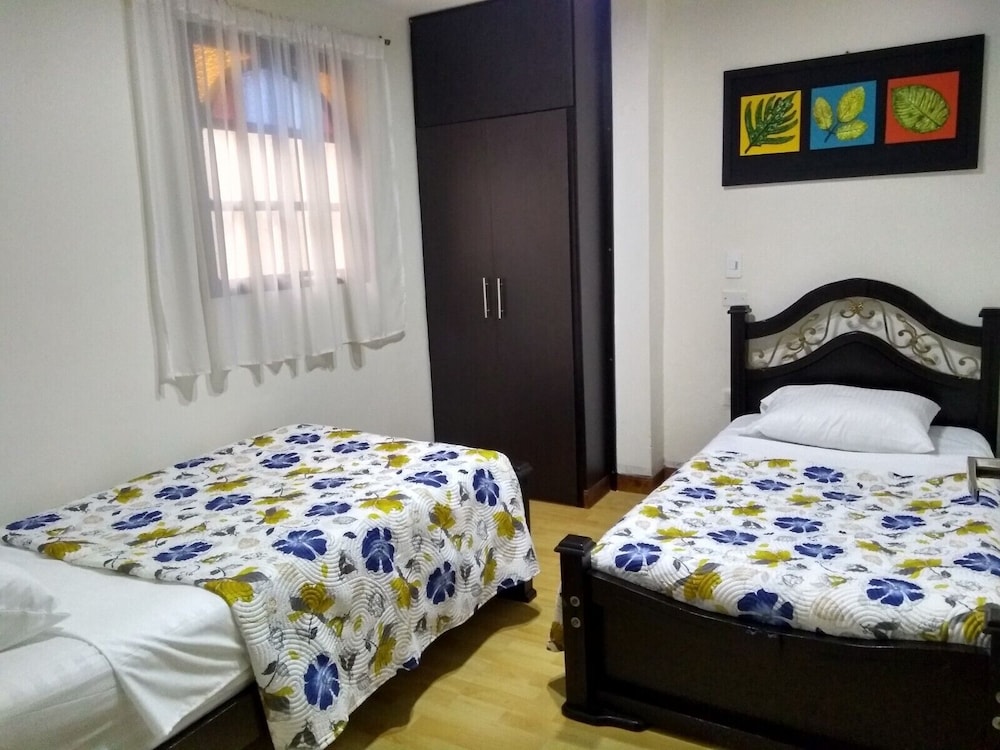 Beautiful Vacation Apartment Medellín - Spacious - Central - Bello, Colombia