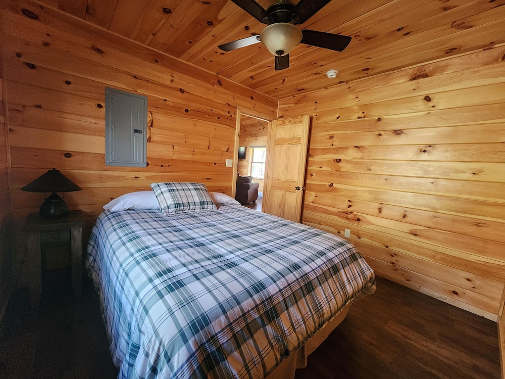 Great Valley Cabin 1 - Charming 1 Bedroom Cabin Next Door To Adventure. - Wellsboro, PA