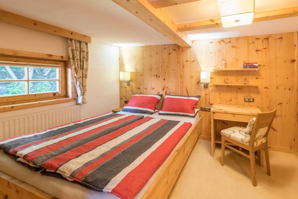 Cosy Vacation Home "Chalet Zur Auszeit" In The Zillertal Area With Mountain View - Zillertal