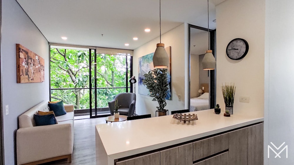 Comfortable, Sparkling Clean Exclusive Suite.- Poblado Area-1ac - Envigado