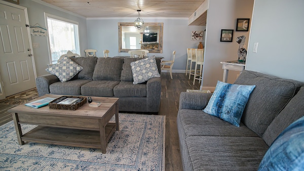 100 Steps To Beach With Fantastic Views, Completely Renovated & Pet Friendly - Cape San Blas, FL