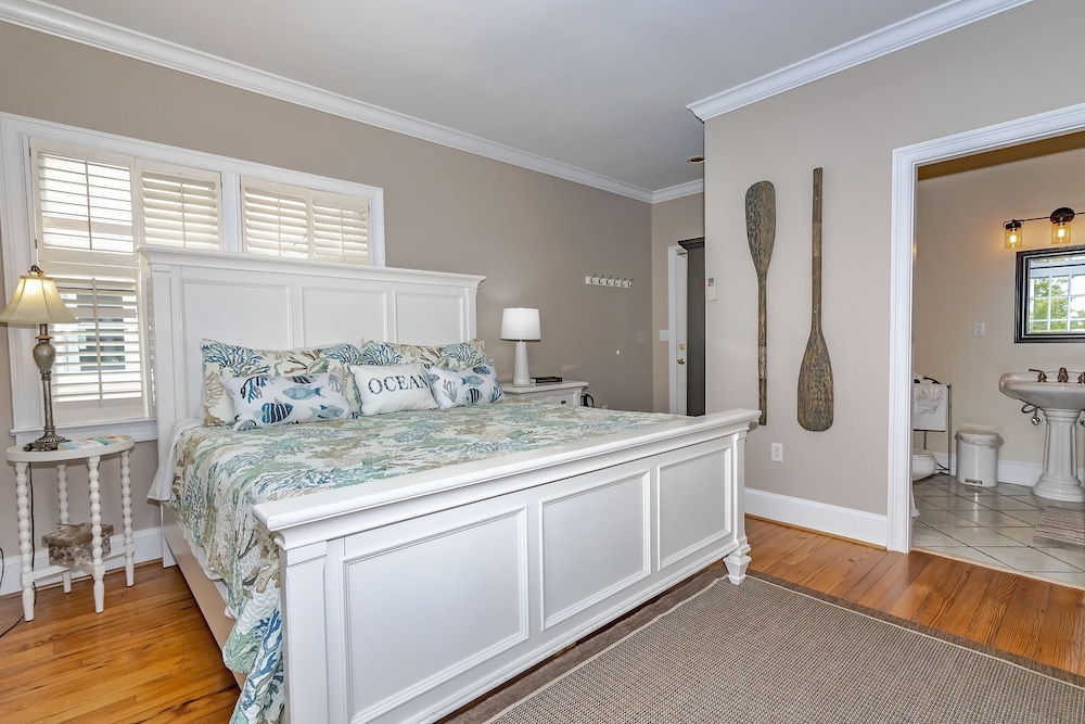 Welcome To Cape Fear Suite At The Marsh Harbour Inn Bed And Breakfast - Bald Head Island