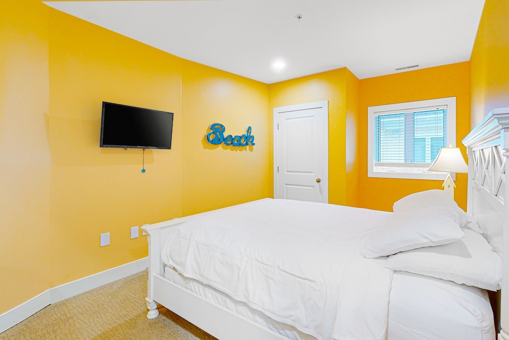 Luxury Key Largo Penthouse W/ Ocean View, Wifi, Ac, W/d - 1/2 Block To Beach! - Ocean City, MD