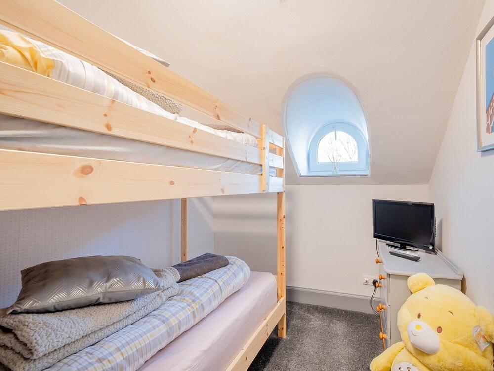 3 Bedroom Accommodation In Girvan - Girvan