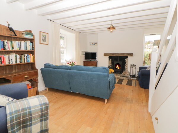 Oak Cottage, Pet Friendly, Character Holiday Cottage In Hooe - Noss Mayo