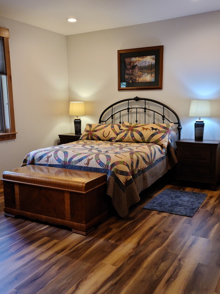 Country Guest Cottage. (Lower Level) Private, Quiet, Minutes From Leavenworth. - Leavenworth, WA