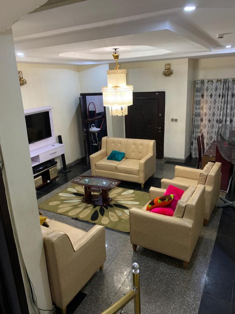 Luxury 4-Bed Rooms House In Lekki Lagos Nigeria - Nigeria