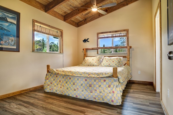 New 2 Bedroom Hosted Tranquil Island Getaway - Hilo, HI