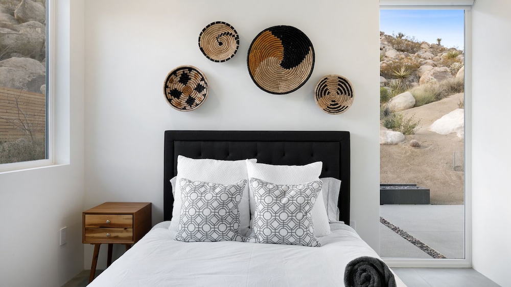 🌵 Desert Ridge - Hot Tub, Fire Pit, Bbq, Out Door Shower & Star Gazing 🌵 - Yucca Valley, CA