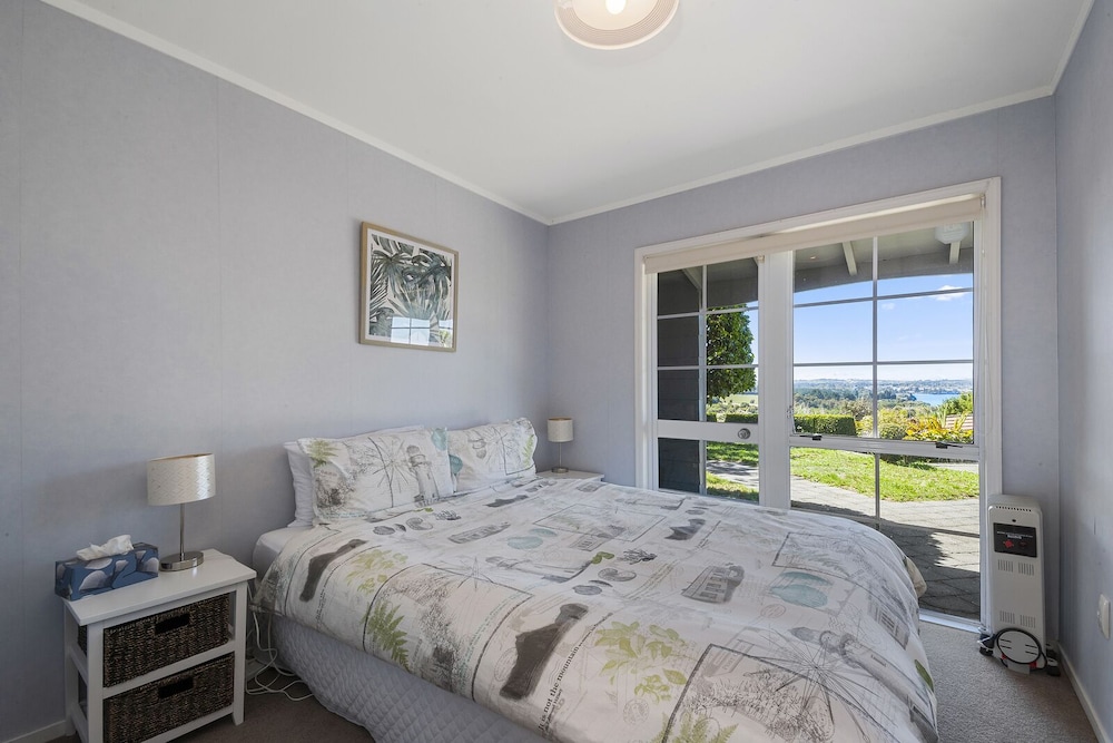 Krissell Castle - Stay 3 Pay 2 - Taupō