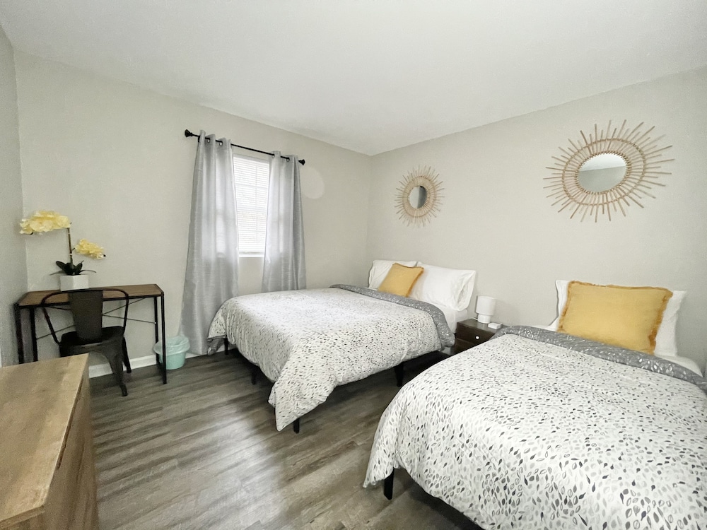★Prime Place ★ King Bed ★ Duke ★ Long Term Stays★ - Durham, NC