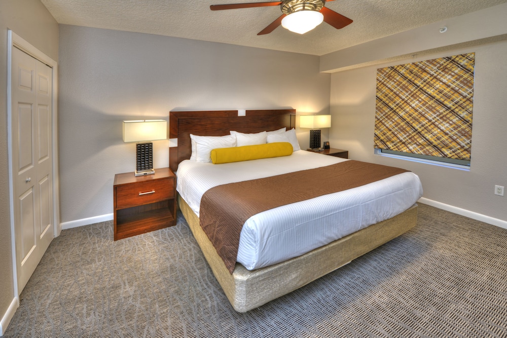 Wyndham's Ocean Walk Resort - 2 Bedroom Deluxe - Daytona Lagoon, Daytona Beach