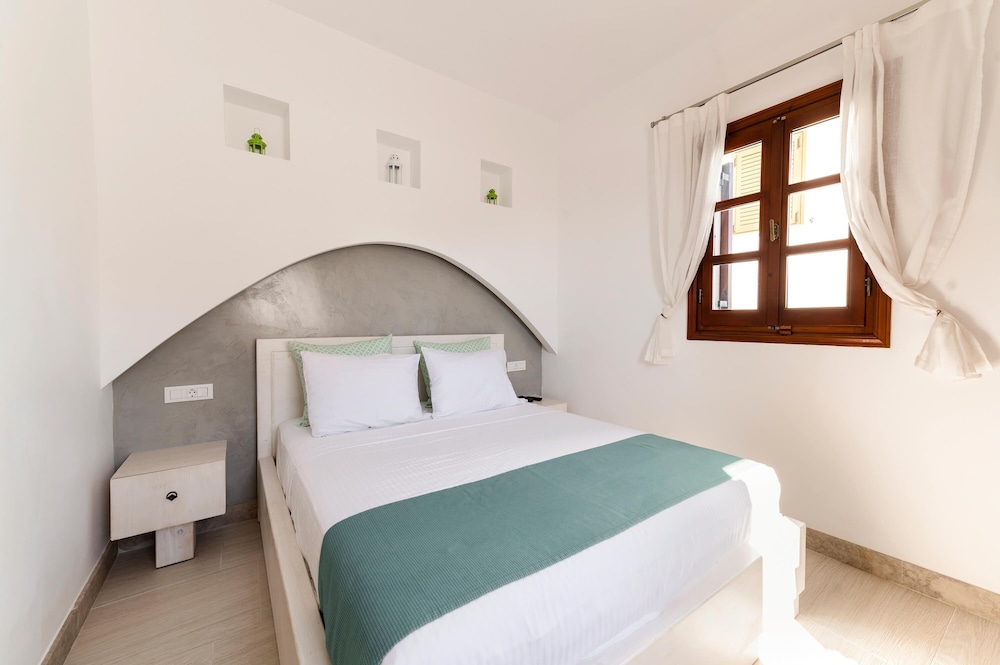Traditional Lindian Suites - Rhodes
