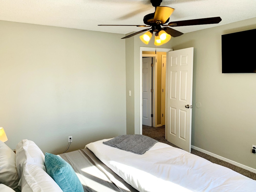 Aurora 2 King Beds Updated, Cozy Home - Parker, CO